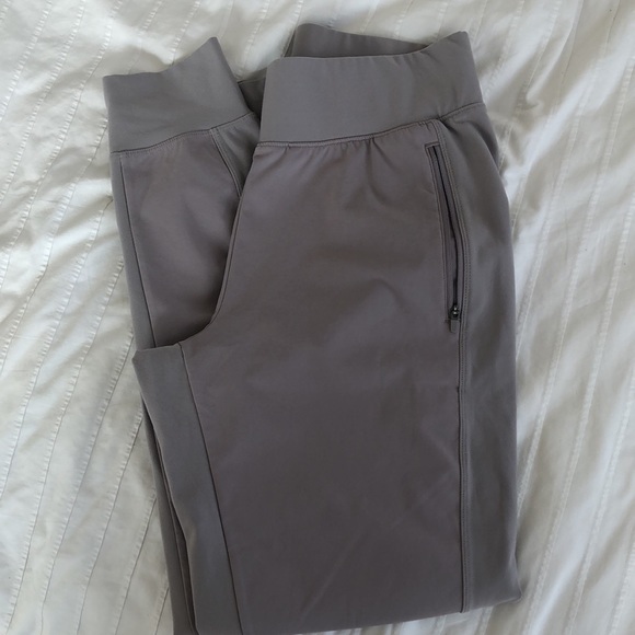 Eddie Bauer Trail Tight Hybrid Joggers - Picture 4 of 5